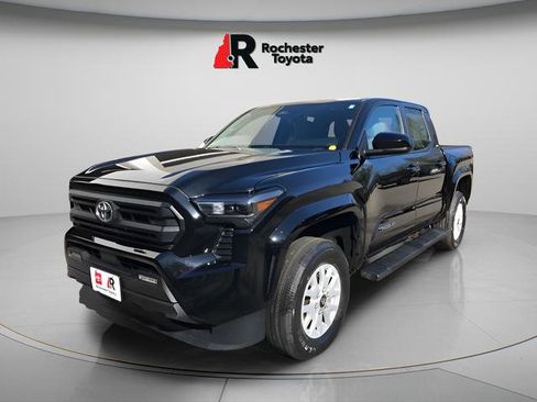 Used 2024 Toyota Tacoma SR5 AWD/4WD image 10