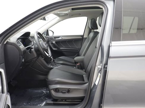 Certified 2023 Volkswagen Tiguan SE AWD/4WD image 5