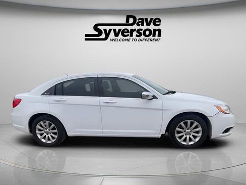 Used 2014 Chrysler 200 Limited image 6