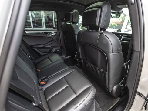 Used 2022 Porsche Macan S AWD/4WD image 28
