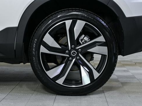 Certified 2025 Volvo XC40 B5 Plus image 37