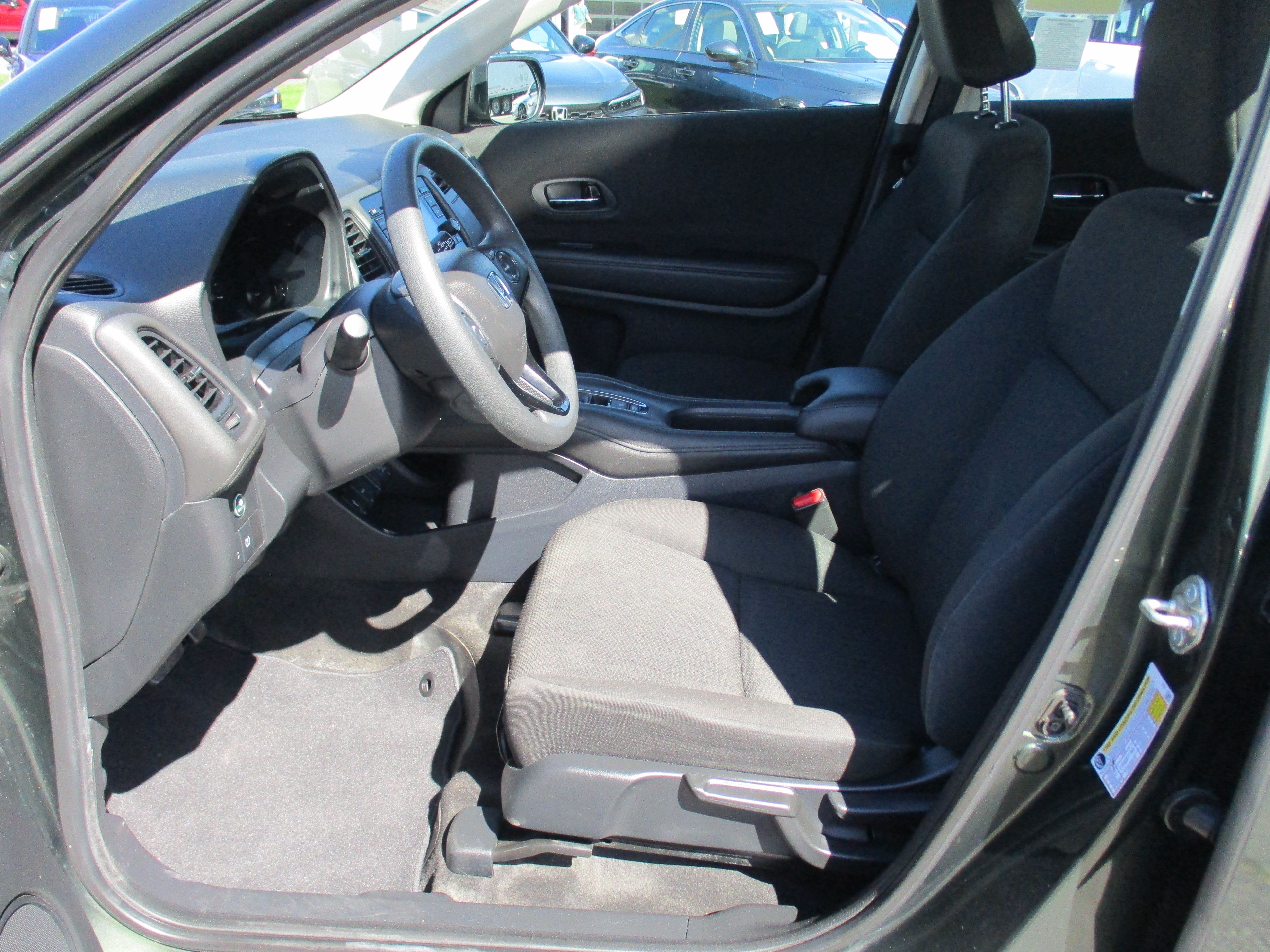Used 2017 Honda HR-V LX image 12