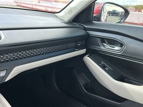 Used 2024 Honda Accord EX image 22