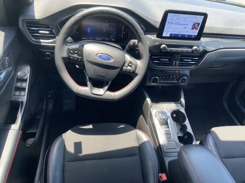 Used 2025 Ford Escape ST-Line FWD image 14