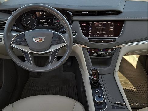Used 2021 Cadillac XT5 Premium Luxury AWD/4WD image 11