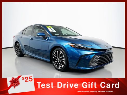 Used 2025 Toyota Camry XLE w/ Premium Plus Package FWD image 1