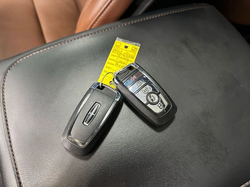 Used 2022 Lincoln Aviator Reserve w/ Class IV Trailer Tow Package image 53