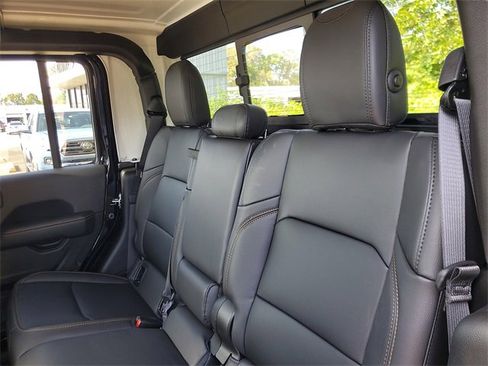 New 2025 Jeep Gladiator Sport image 11