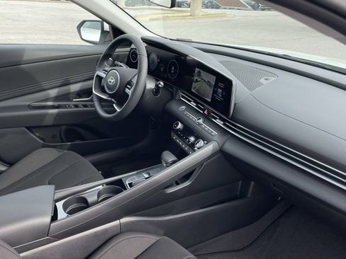 New 2025 Hyundai Elantra SEL w/ Cargo Package image 28