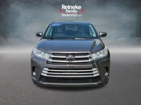 Used 2018 Toyota Highlander XLE AWD/4WD image 2