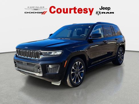 Certified 2023 Jeep Grand Cherokee Overland w/ Luxury Tech Group IV image 6