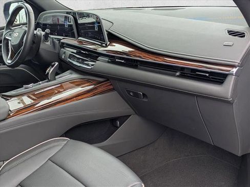 Used 2022 Cadillac Escalade Premium Luxury image 24