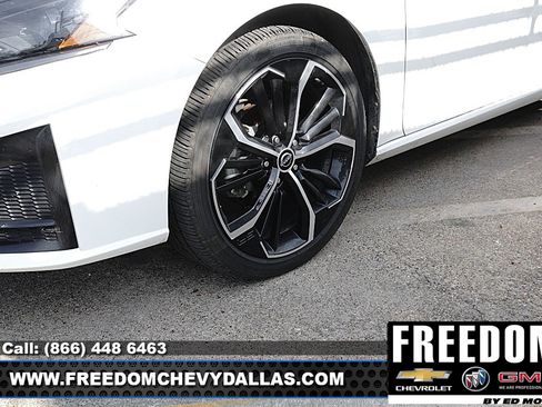 Used 2025 Nissan Altima 2.5 SR FWD image 10