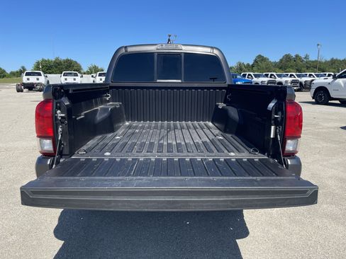 Used 2021 Toyota Tacoma SR w/ SR Convenience Package RWD image 13