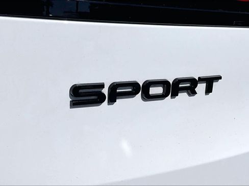 Used 2024 Land Rover Range Rover Sport SE AWD/4WD image 9