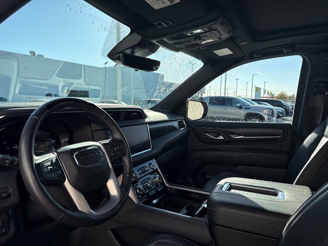 Used 2024 GMC Yukon XL Denali w/ Advanced Technology Package AWD/4WD image 18