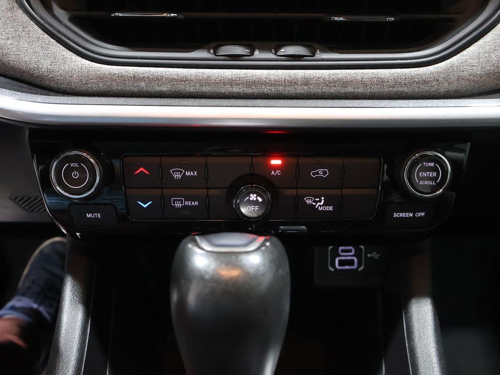 Certified 2022 Jeep Compass Latitude AWD/4WD image 30