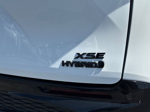 Used 2024 Toyota Sienna XSE w/ XSE Premium Package AWD/4WD image 7
