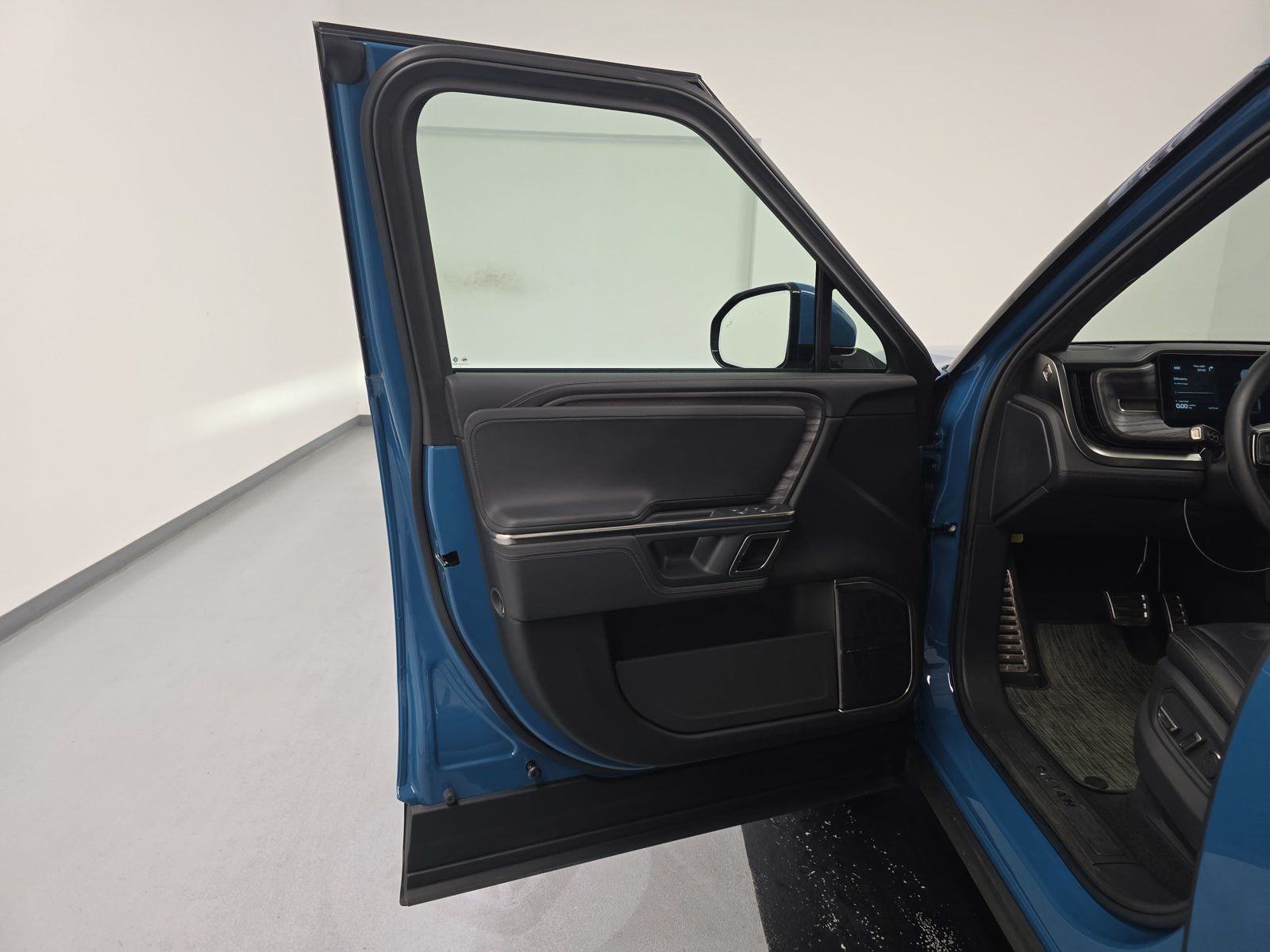 Used 2022 Rivian R1T Launch Edition AWD/4WD image 16
