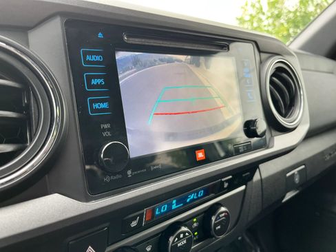 Used 2019 Toyota Tacoma TRD Off-Road AWD/4WD image 23