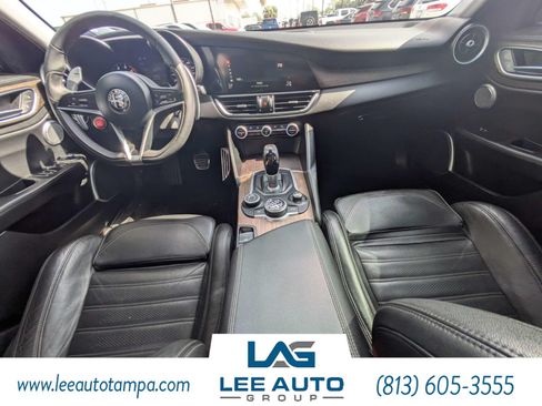Used 2017 Alfa Romeo Giulia Ti w/ TI 19" Sport Package RWD image 13