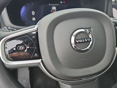 Used 2025 Volvo V60 B5 Cross Country Plus image 16