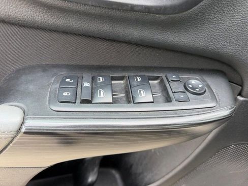 Used 2014 Jeep Cherokee Sport image 14