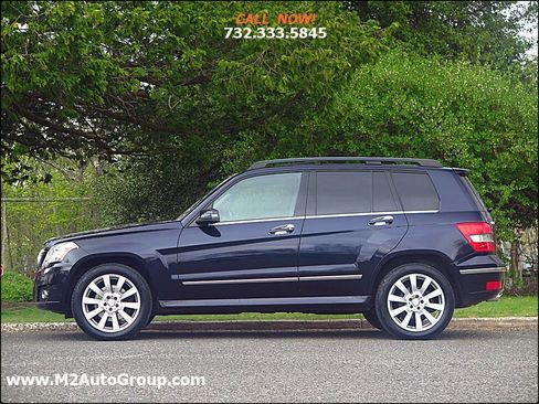 Used 2011 Mercedes-Benz GLK 350 4MATIC image 2