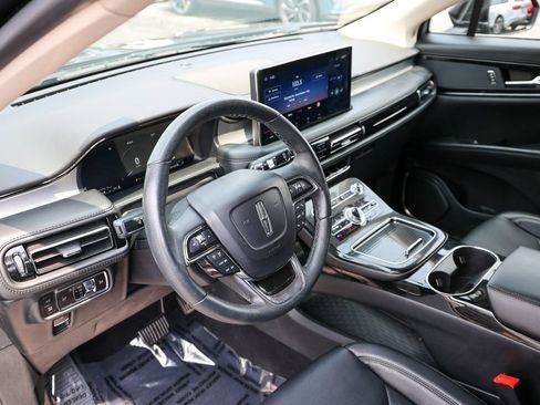 Certified 2023 Lincoln Nautilus FWD image 25