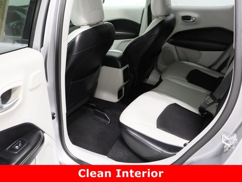 Used 2017 Jeep Compass Latitude w/ Popular Equipment Group image 29