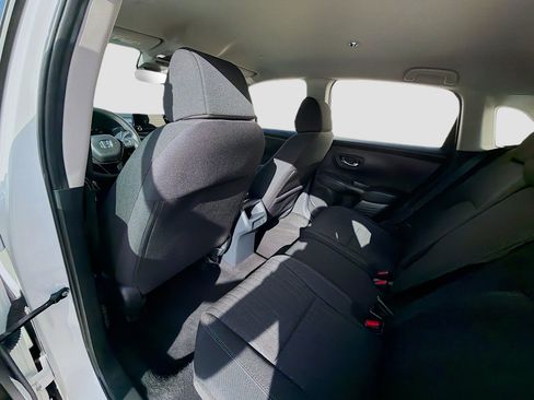 Certified 2025 Honda HR-V LX image 23