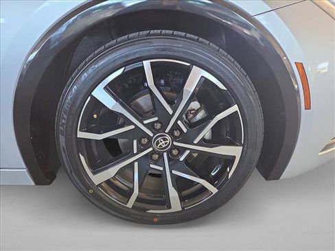 Used 2024 Toyota Prius Prime FWD image 22