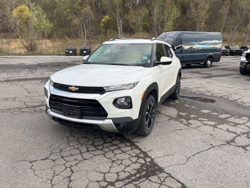 Used 2021 Chevrolet TrailBlazer LT w/ Convenience Package image 1