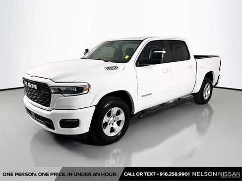 Used 2025 RAM 1500 Big Horn AWD/4WD image 1