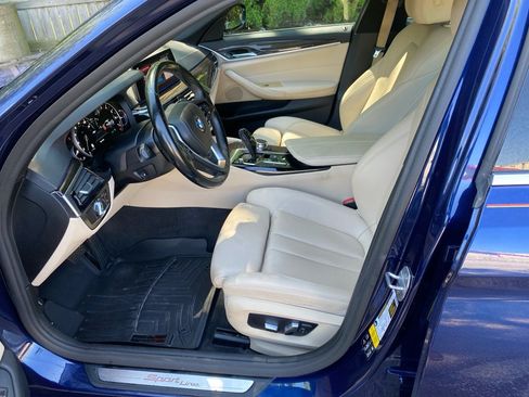 Used 2019 BMW 530i xDrive w/ Convenience Package AWD/4WD image 10