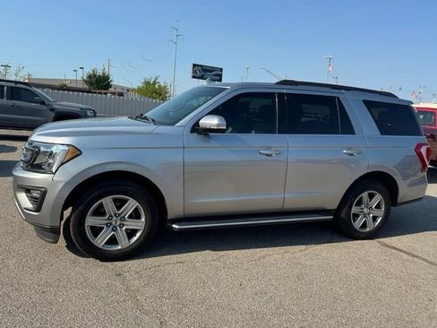 Used 2020 Ford Expedition XLT w/ Equipment Group 202A RWD image 3
