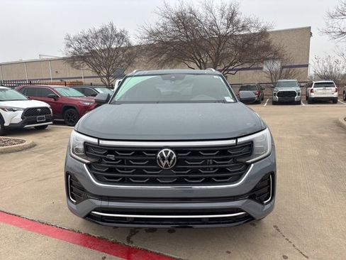 Used 2024 Volkswagen Atlas Cross Sport SEL R-Line image 2