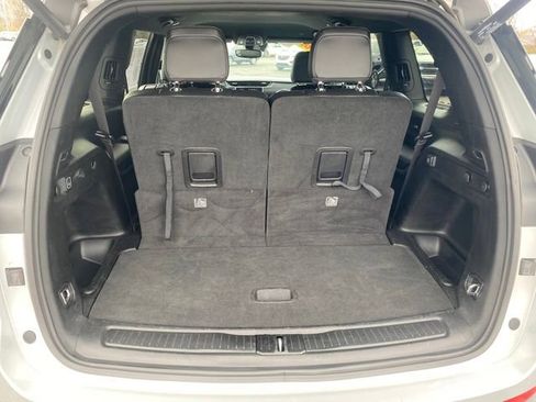 Used 2023 Jeep Grand Cherokee L Laredo image 19