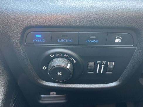 Used 2022 Jeep Grand Cherokee Overland w/ MOPAR Finishing Package image 31