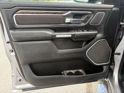 Used 2019 RAM 1500 Laramie AWD/4WD image 16