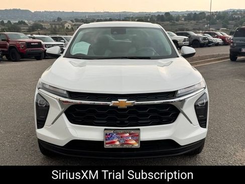 Used 2026 Chevrolet Trax LS w/ LS Convenience Package FWD image 10