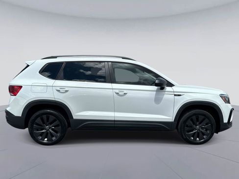 Used 2022 Volkswagen Taos S FWD image 2