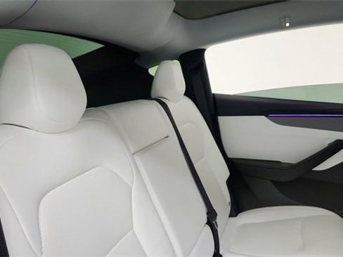 Used 2026 Tesla Model Y 2WD image 24