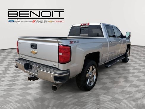 Used 2019 Chevrolet Silverado 2500 LTZ w/ Duramax Plus Package AWD/4WD image 5