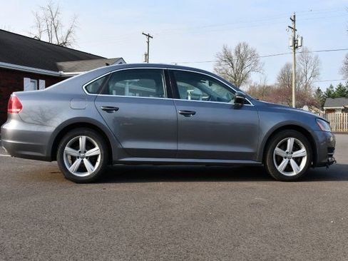 Used 2013 Volkswagen Passat TDI SE image 8