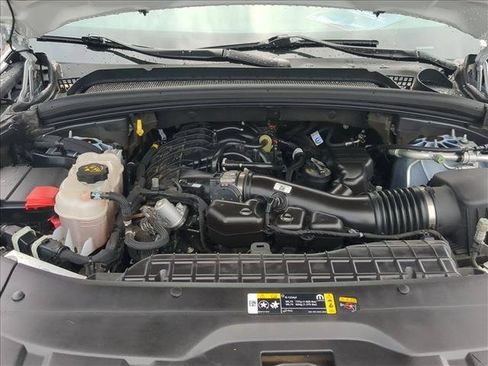 Used 2024 Jeep Grand Cherokee Altitude RWD image 21