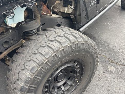 Certified 2021 Jeep Gladiator Sport image 2