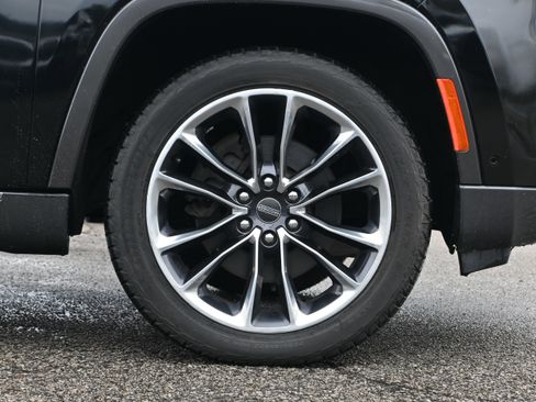 Used 2022 Jeep Wagoneer Series III w/ Premium Group I image 24