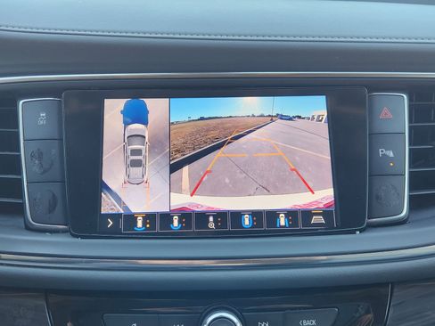 Used 2021 Buick Enclave Essence w/ Sound and Sites Package image 21