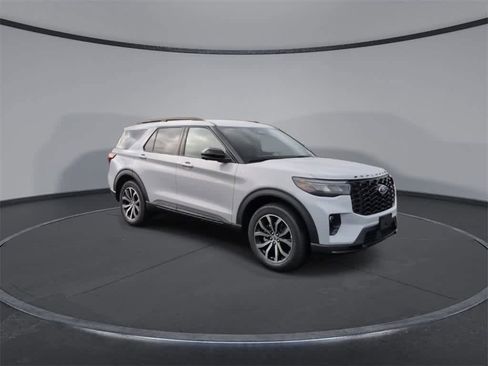 New 2026 Ford Explorer ST-Line image 2
